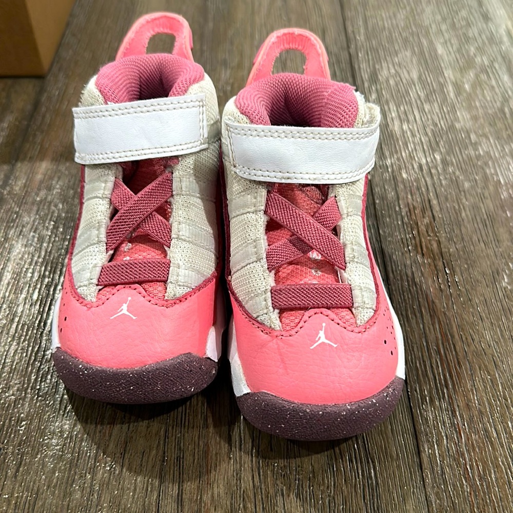 Gently worn baby girl Jordan 6 rings. Sorry, I don't have the box.